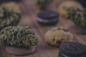 discover the ultimate guide to edibles for beginners! learn the basics of cannabis-infused treats, tips for dosage, and delicious recipes to get started on your edibles journey with confidence.